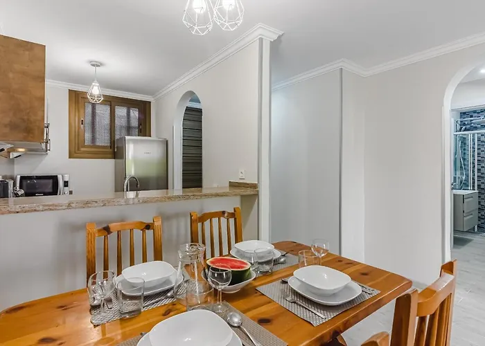 Parque Santiago 1 The First Line * פלאייה דה לאס אמריקס